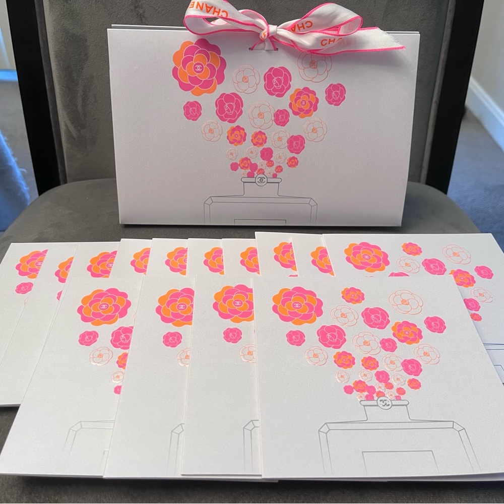 CHANEL Bag & 14 blank cards
